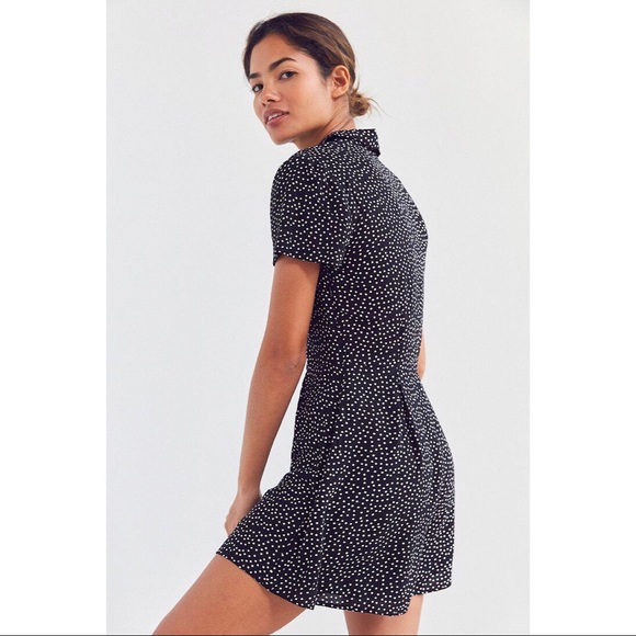 Urban Outfitters 90s romper - Picture 2 of 8